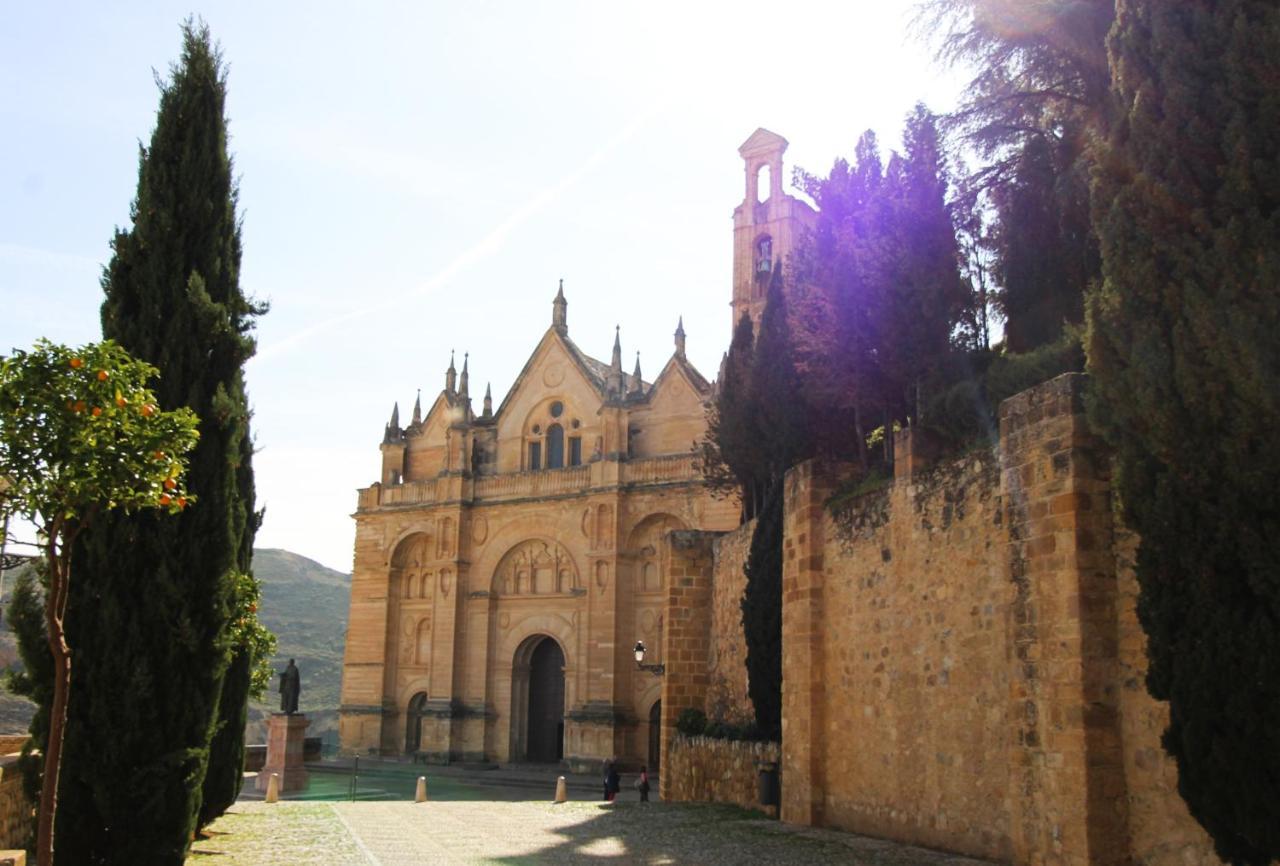 Casa Puerta De La Alcazaba Antequera Vila Exterior foto